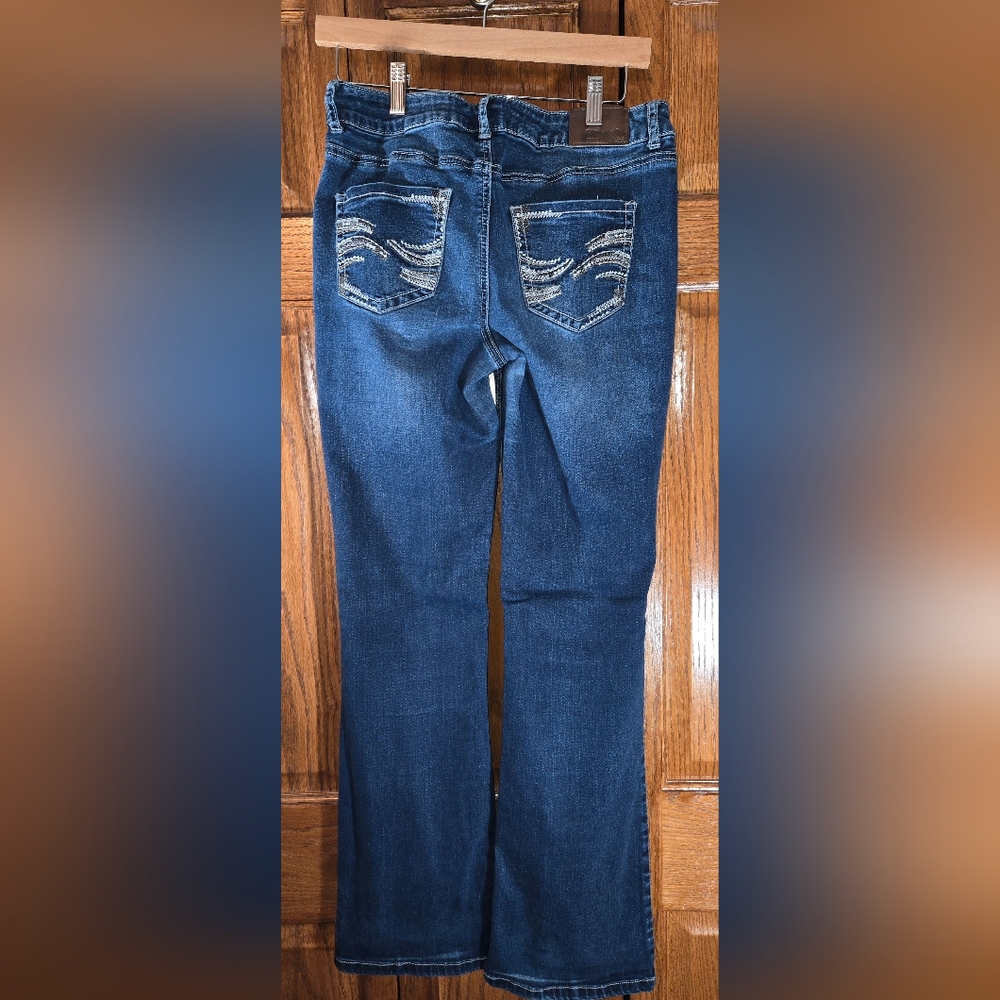 Maurices Bootcut Jeans 5 Pocket Zip Front Stitched Hip Pocket Design Sz 7/8 - Picture 4 of 4